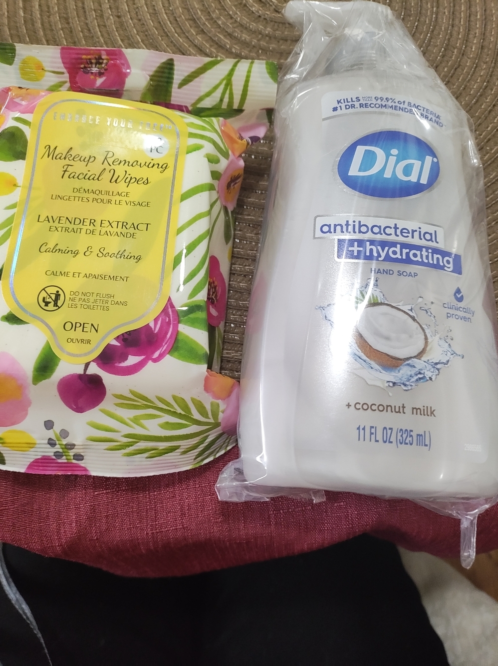 Antibacterial + Hydrating Coconut Milk Hand Soap - White